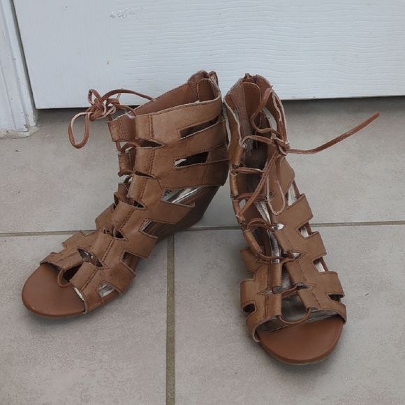 Steve Madden Brown Gladiator Lace Up Wedge Sandals - Picture 1 of 14